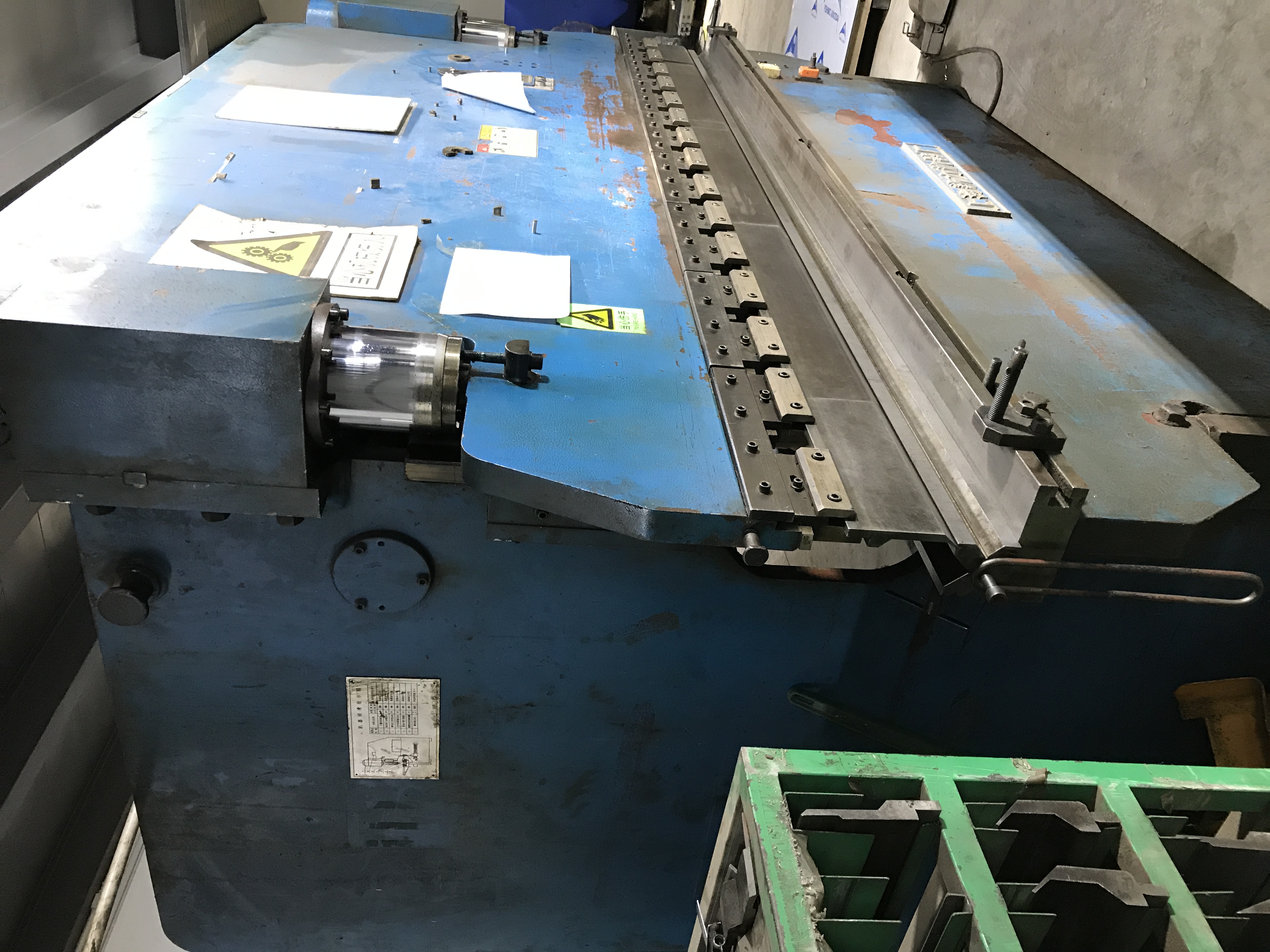 闲置二手上海新力100t3.1米折弯机