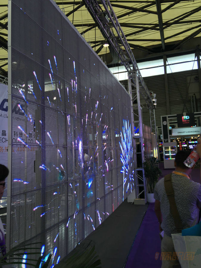led透明全彩显示屏商场橱窗格栅透明玻璃屏led广告屏屏幕厂家定制